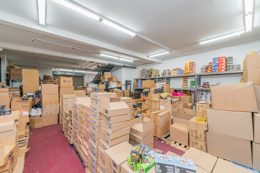 More Photos Of 462-472 E 4th St, Los Angeles General Retail For Sale