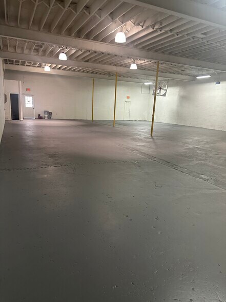 More Photos Of 3056 NE 12th Ter, Oakland Park Warehouse For Sale