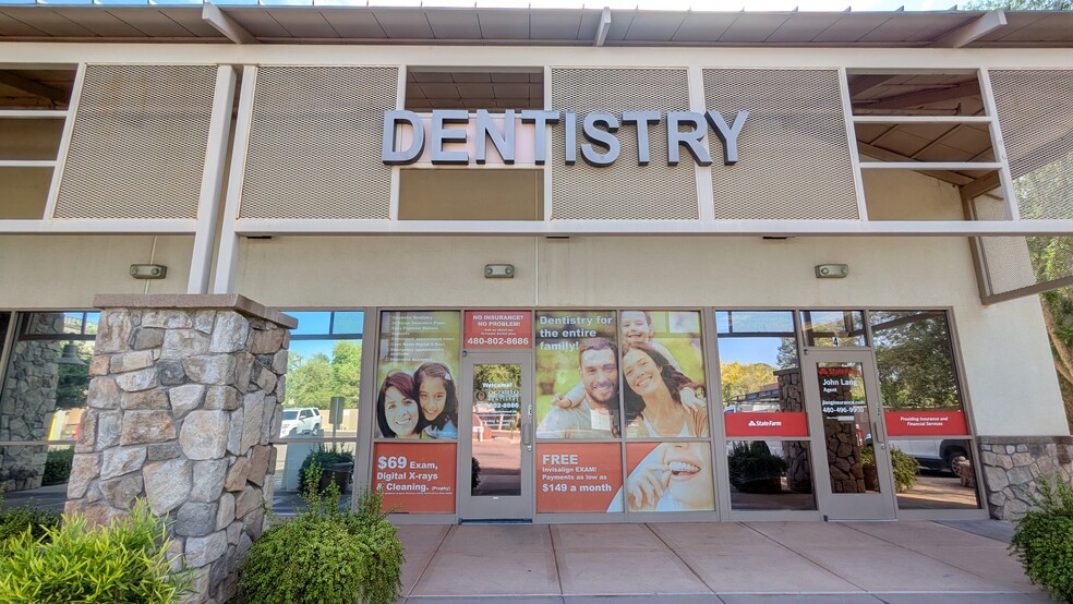 More Photos Of 995 E Ocotillo Rd, Chandler Freestanding For Lease