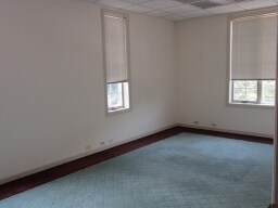 More Photos Of 812-824 Courtyard Dr, Hillsborough Medical For Lease