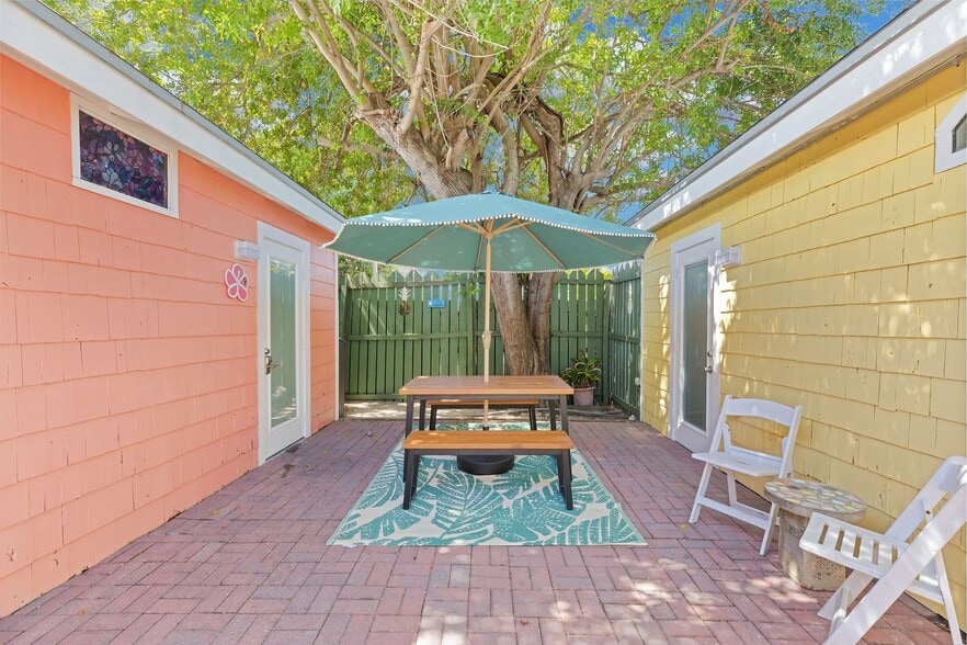 More Photos Of 243 61st St, Marathon Hotel For Sale