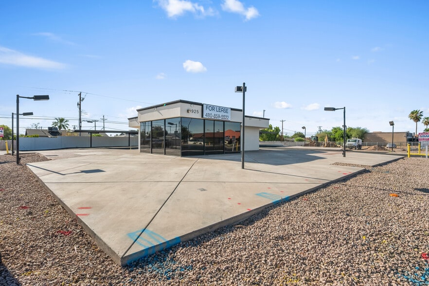 More Photos Of 925 N Scottsdale Rd, Scottsdale Freestanding For Sale