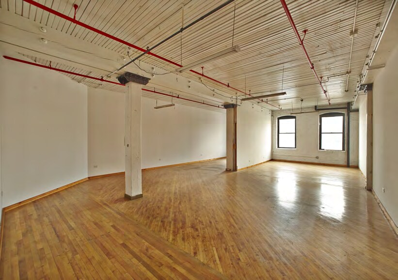 More Photos Of 3636 S Iron St, Chicago Light Distribution For Sale