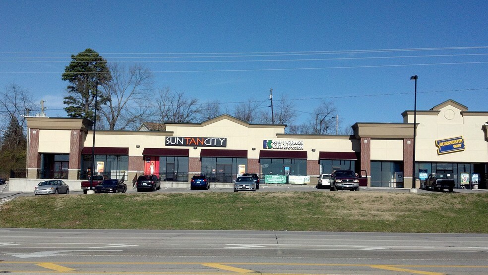 Primary Photo Of 1661 US Hwy 192, London Unknown For Lease