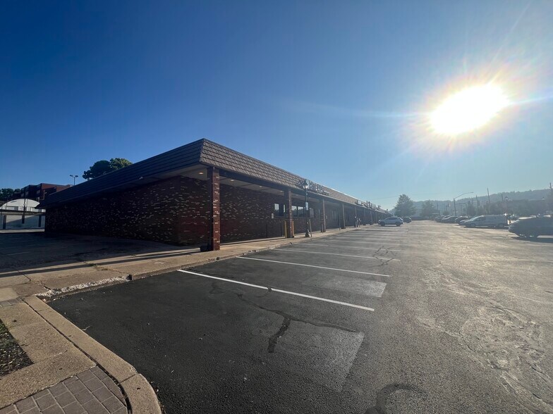 More Photos Of 25 E Pike St, Canonsburg General Retail For Lease