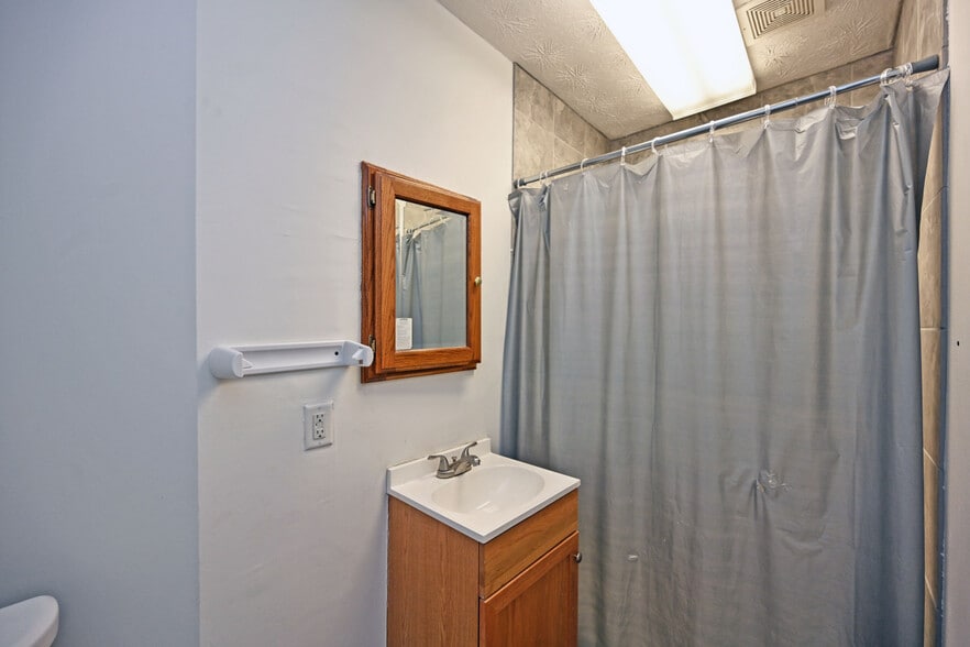 More Photos Of 9101 N Dixie Dr, Dayton Storefront Retail Office For Sale