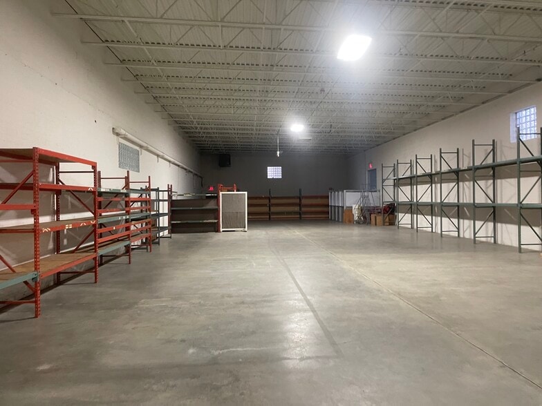 More Photos Of 8035 Austin Ave, Morton Grove Warehouse For Lease