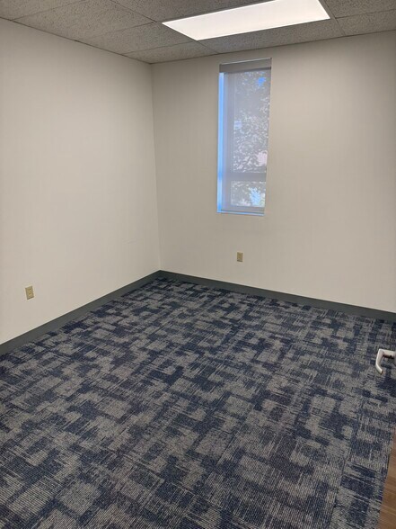 More Photos Of 110 Winn St, Woburn Office For Lease