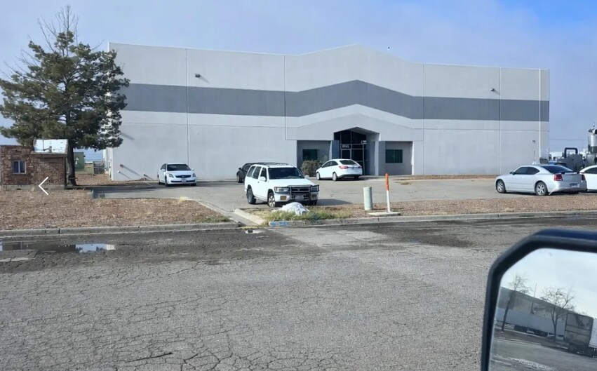 Primary Photo Of 9565 Plaza Cir, El Paso Warehouse For Lease