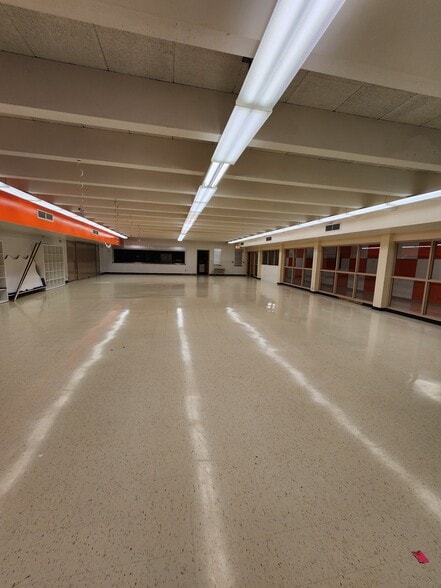 More Photos Of 105 S Clinton Ave, Clintonville Specialty For Sale