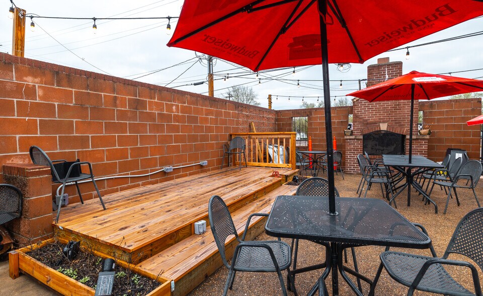 More Photos Of 121 S Smith St, Cuba Restaurant For Sale