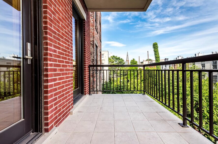 More Photos Of 94 Greenpoint Ave, Brooklyn Apartments For Sale