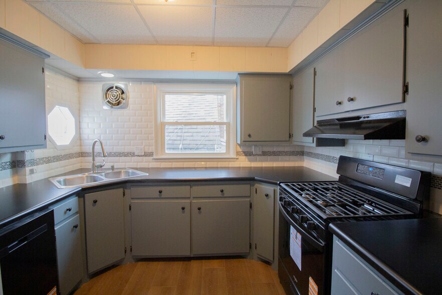 More Photos Of 108 S Main St, Plainwell Office Residential For Sale