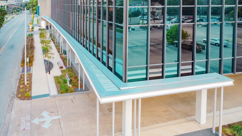 More Photos Of 427 W 20th St, Houston Medical For Lease