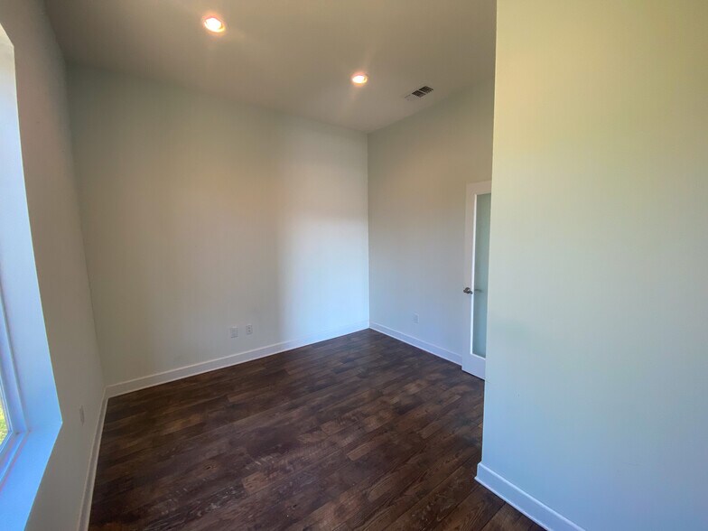 More Photos Of 327 S County Highway 393, Santa Rosa Beach Medical For Lease