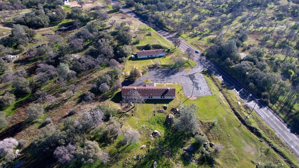 More Photos Of 28549 Auberry Rd, Clovis Flex For Sale