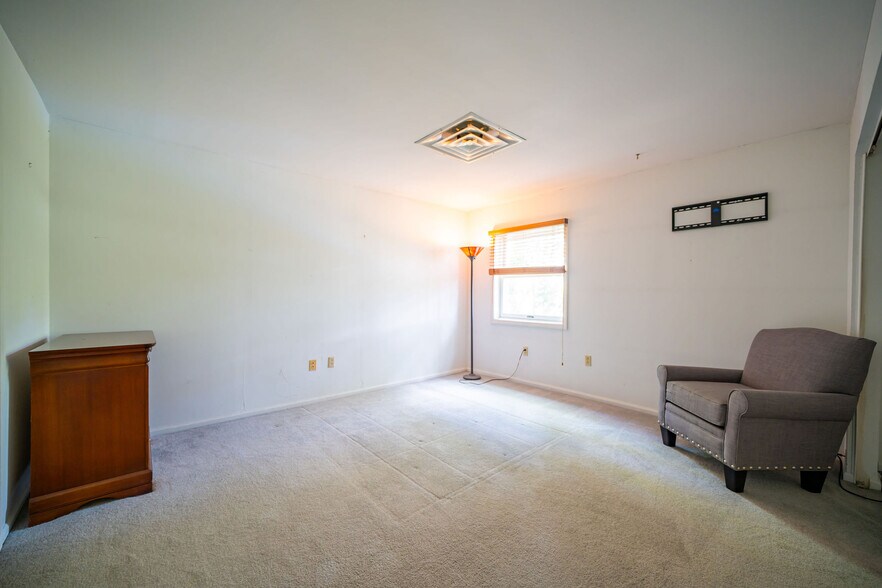 More Photos Of 2990 Bethel Rd, Columbus Funeral Home For Sale