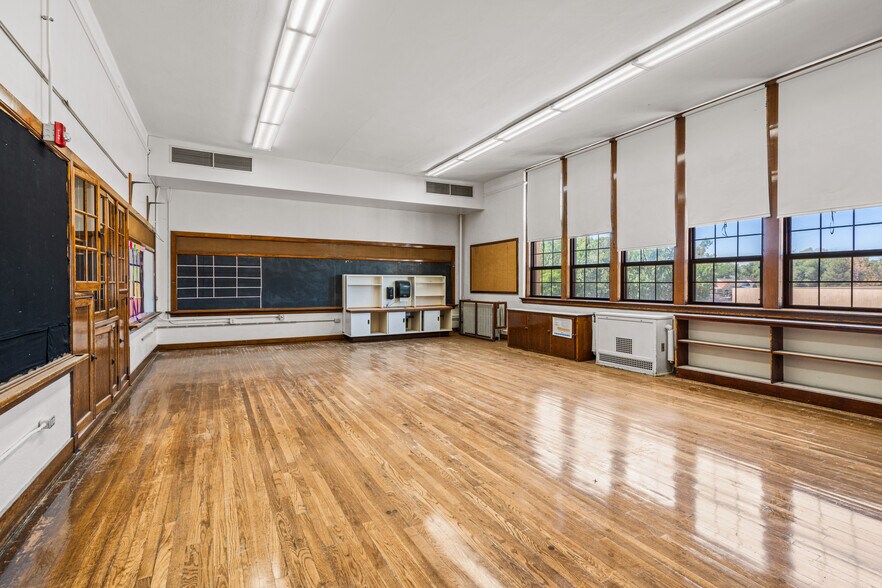More Photos Of 736 W Evans Ave, Pueblo Specialty For Sale