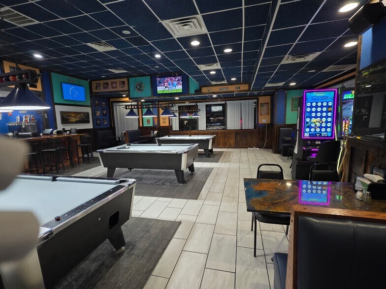 More Photos Of 4329 George Washington Memorial Hwy, Hayes Restaurant For Sale