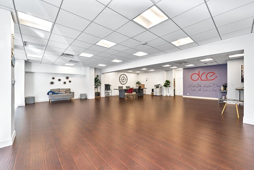 More Photos Of 220-228 N Canon Dr, Beverly Hills Loft Creative Space For Lease