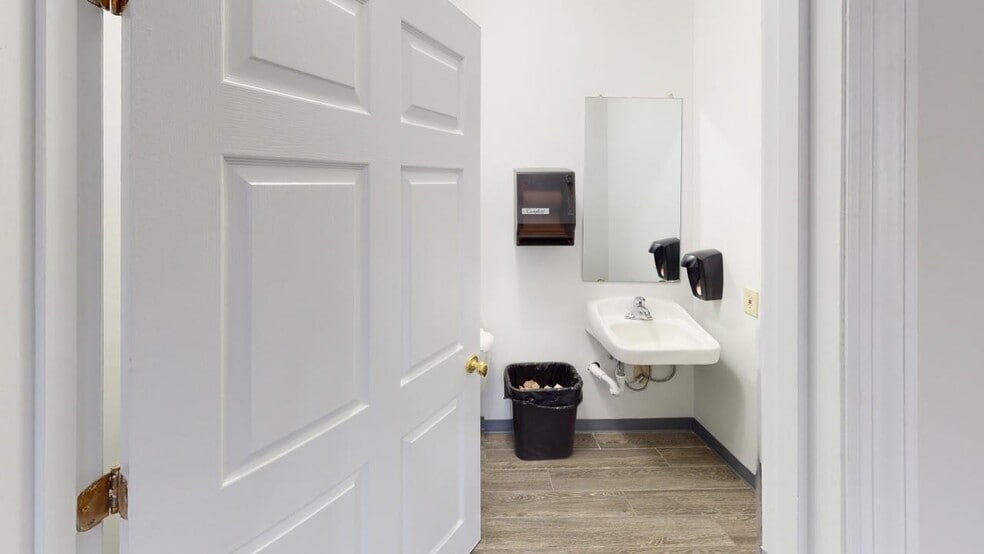 More Photos Of 64 Green St, Warner Robins Loft Creative Space For Lease