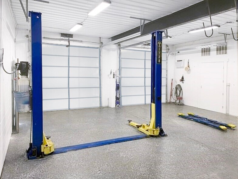 More Photos Of 180 S Main St, Somerville Light Manufacturing For Sale