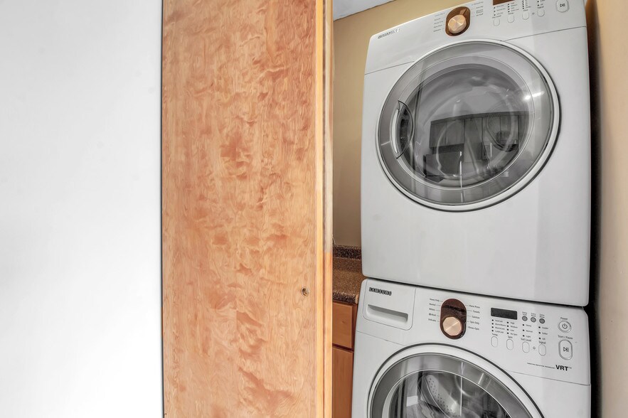 More Photos Of 110 Elmwood Ave, Buffalo Storefront Retail Office For Sale