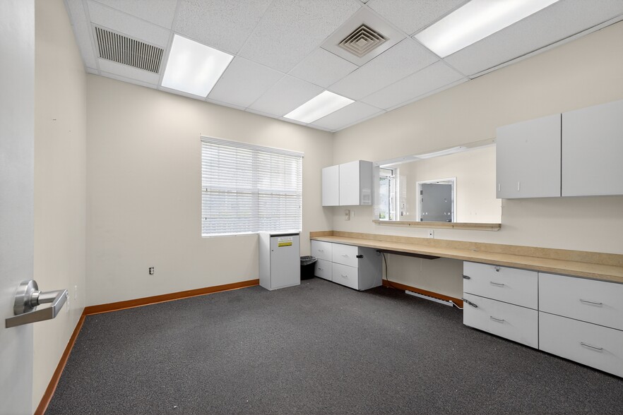 More Photos Of 3651 Virginia Ave, Fort Pierce Medical For Sale