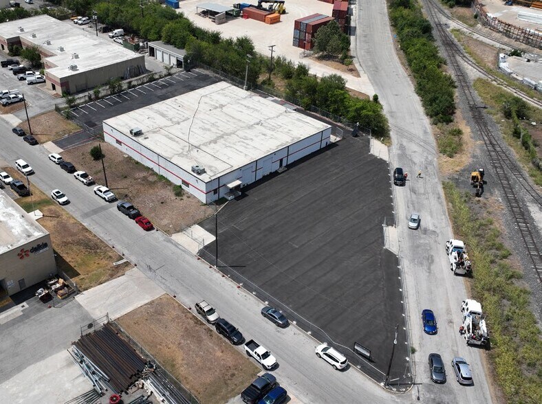 More Photos Of 4415 Dividend Dr, San Antonio Warehouse For Sale