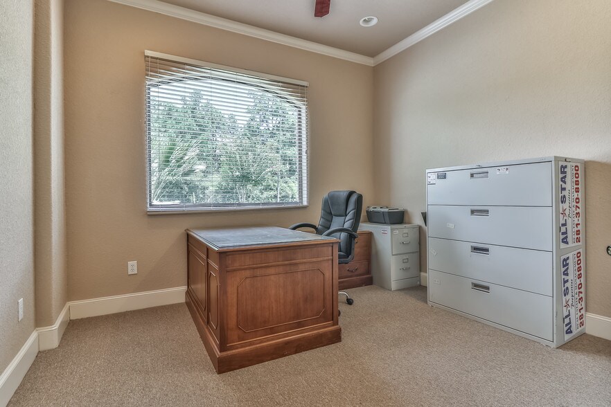 More Photos Of 5501 Louetta Rd, Spring Office For Sale