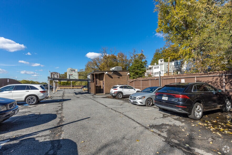 More Photos Of 5185 MacArthur Blvd NW, Washington Office For Lease