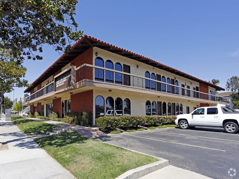 More Photos Of 17772 Irvine Blvd, Tustin Office For Lease