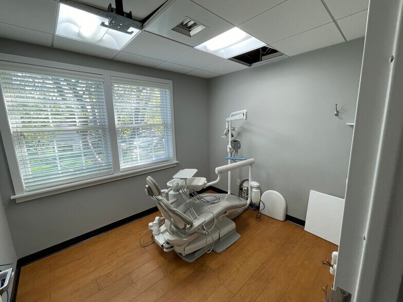 More Photos Of 52 Beach Rd, Fairfield Medical For Sale