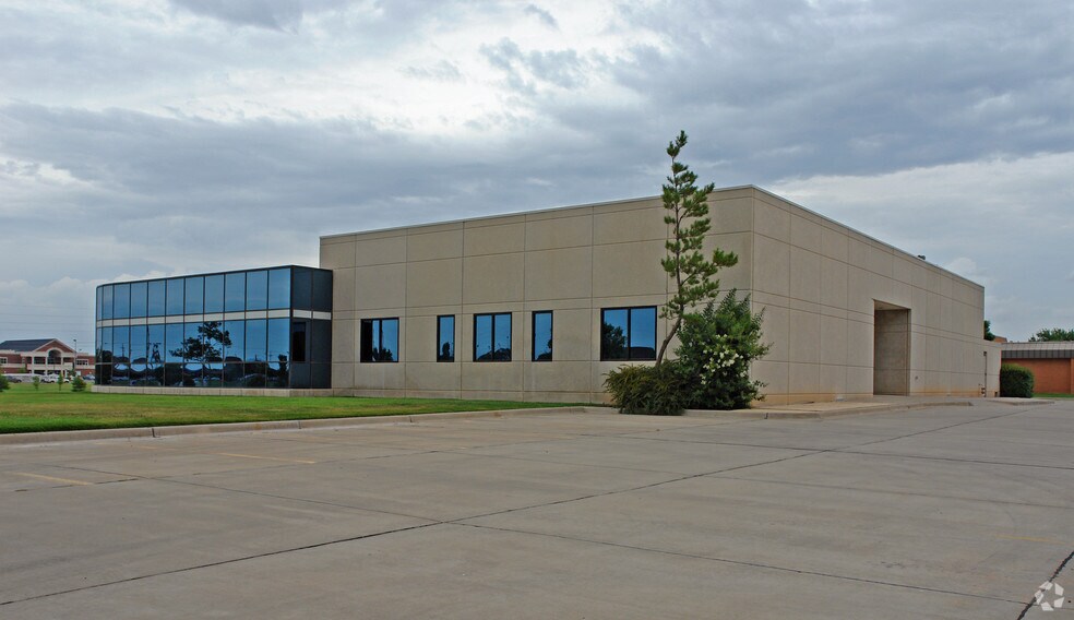 More Photos Of 4021 84th St, Lubbock Loft Creative Space For Lease