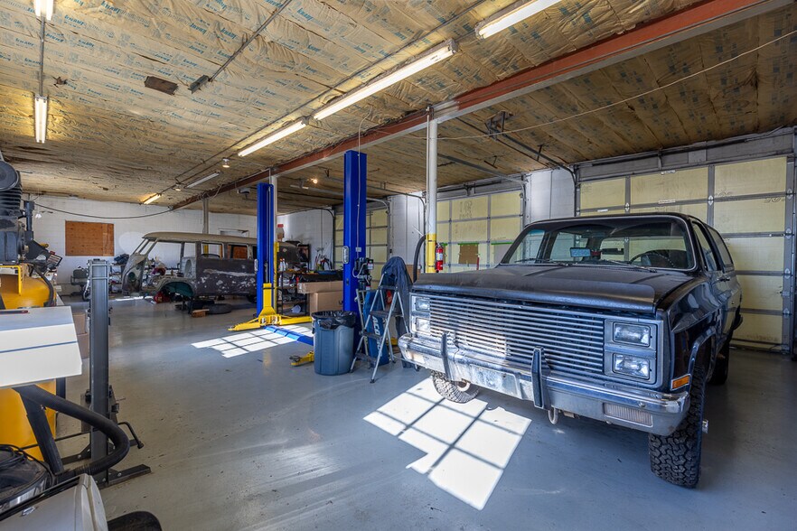 More Photos Of 27 S Broadway, Cortez Flex For Sale