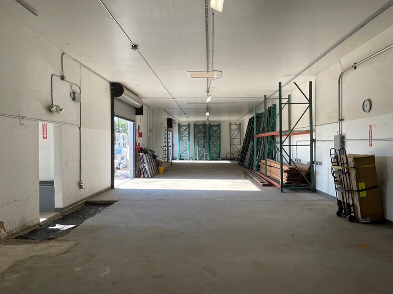 More Photos Of 5115 E 8th St, Oakland Warehouse For Sale