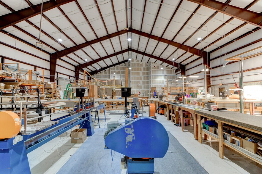 More Photos Of 585 Commonwealth Blvd, Port Orange Manufacturing For Sale
