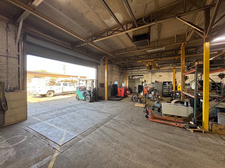 More Photos Of 2824 E Washington St, Phoenix Warehouse For Sale