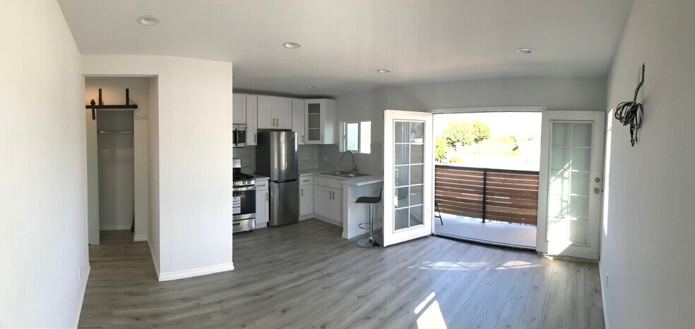More Photos Of 3121 Silver Lake Blvd, Los Angeles Apartments For Sale