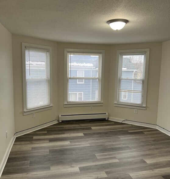 More Photos Of 93 Florence St, Springfield Apartments For Sale