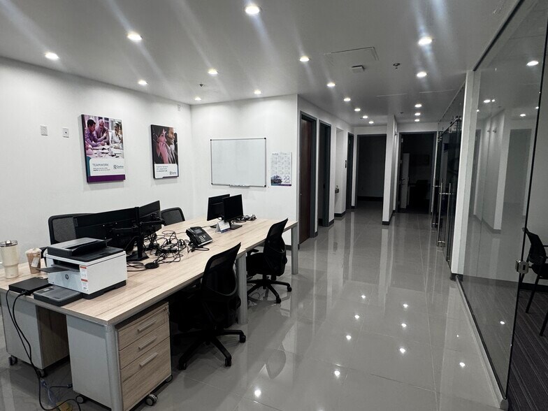 More Photos Of 11323 Rojas Dr, El Paso Warehouse For Lease