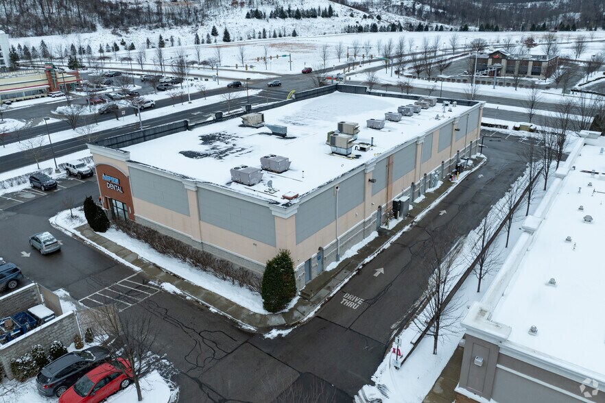 More Photos Of 2025-2031 Pittsburgh Mills Blvd, Tarentum Freestanding For Lease