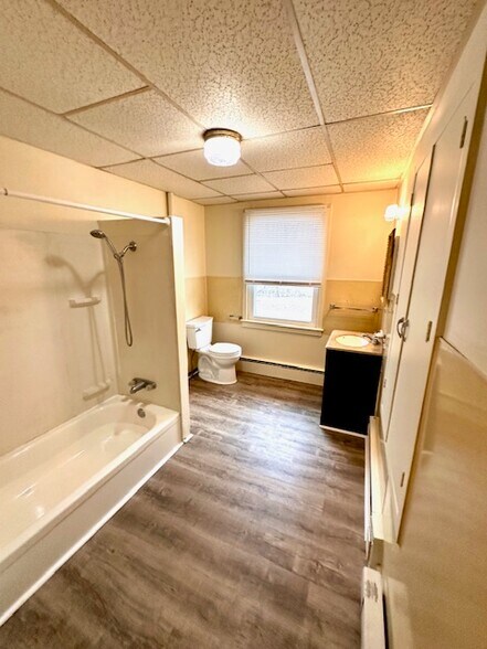 More Photos Of 862 Iron Ridge Rd, Spring Grove Apartments For Sale