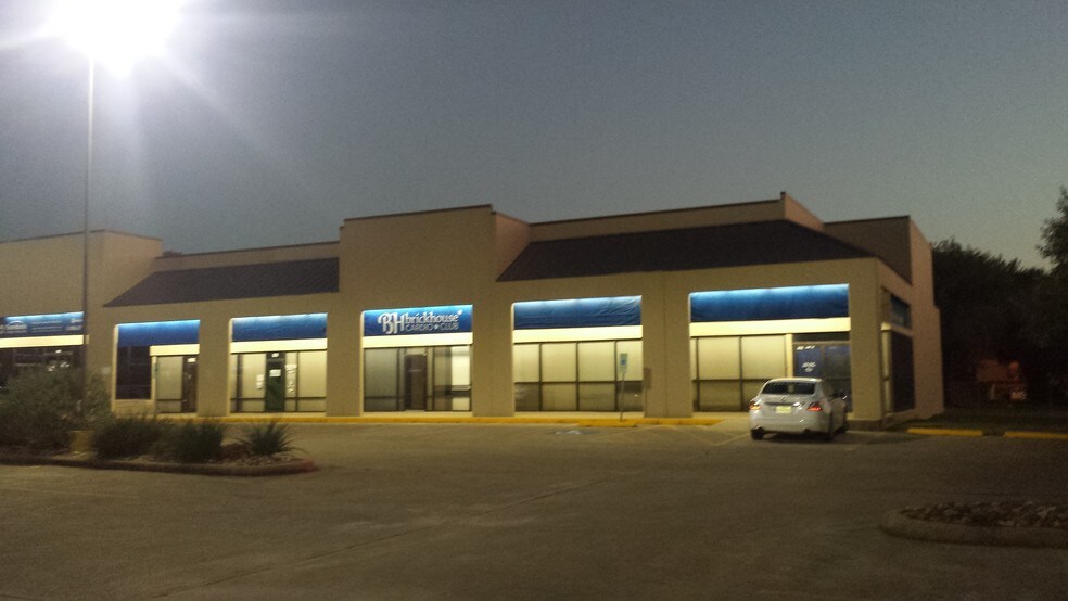 More Photos Of 3030 E 29th St, Bryan Storefront Retail Office For Lease