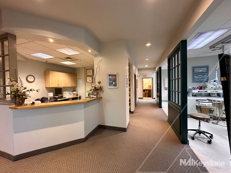 More Photos Of 985 Berkshire Blvd, Wyomissing Medical For Lease