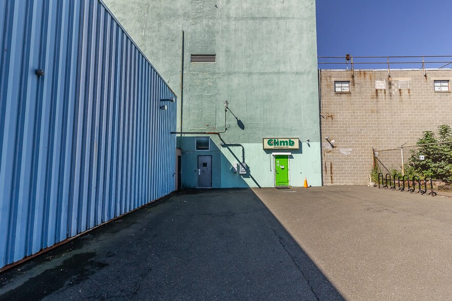 More Photos Of 89-91 Shelton Ave, New Haven Light Manufacturing For Lease