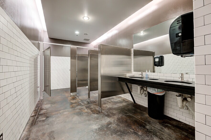 More Photos Of 706-708 W Sheridan Ave, Oklahoma City Office For Lease