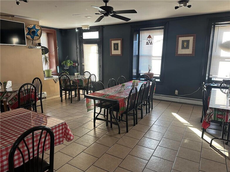 More Photos Of 7 Lehigh St, Catasauqua Restaurant For Sale