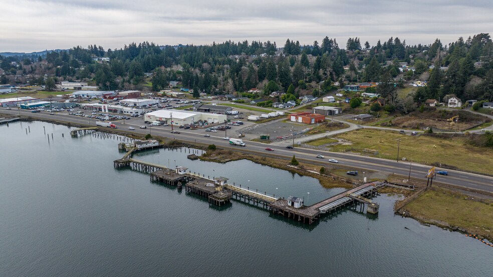 More Photos Of 2250 N Bayshore Dr, Coos Bay Marina For Sale