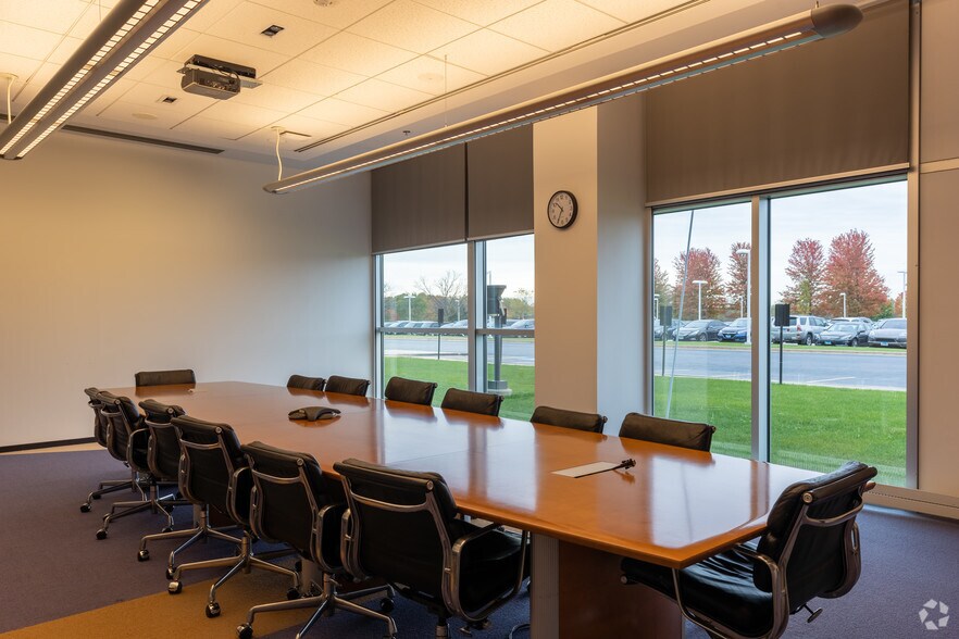 More Photos Of 3800 Golf Rd, Rolling Meadows Office For Lease